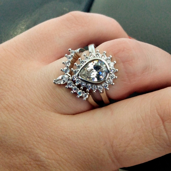 Pear Teardrop 925 Sterling Silver Prong Ring Set - Picture 8 of 10